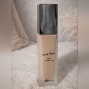 Doucce Caché Crème Satin Foundation – Medium | Full Size | Smooth Satin Finish